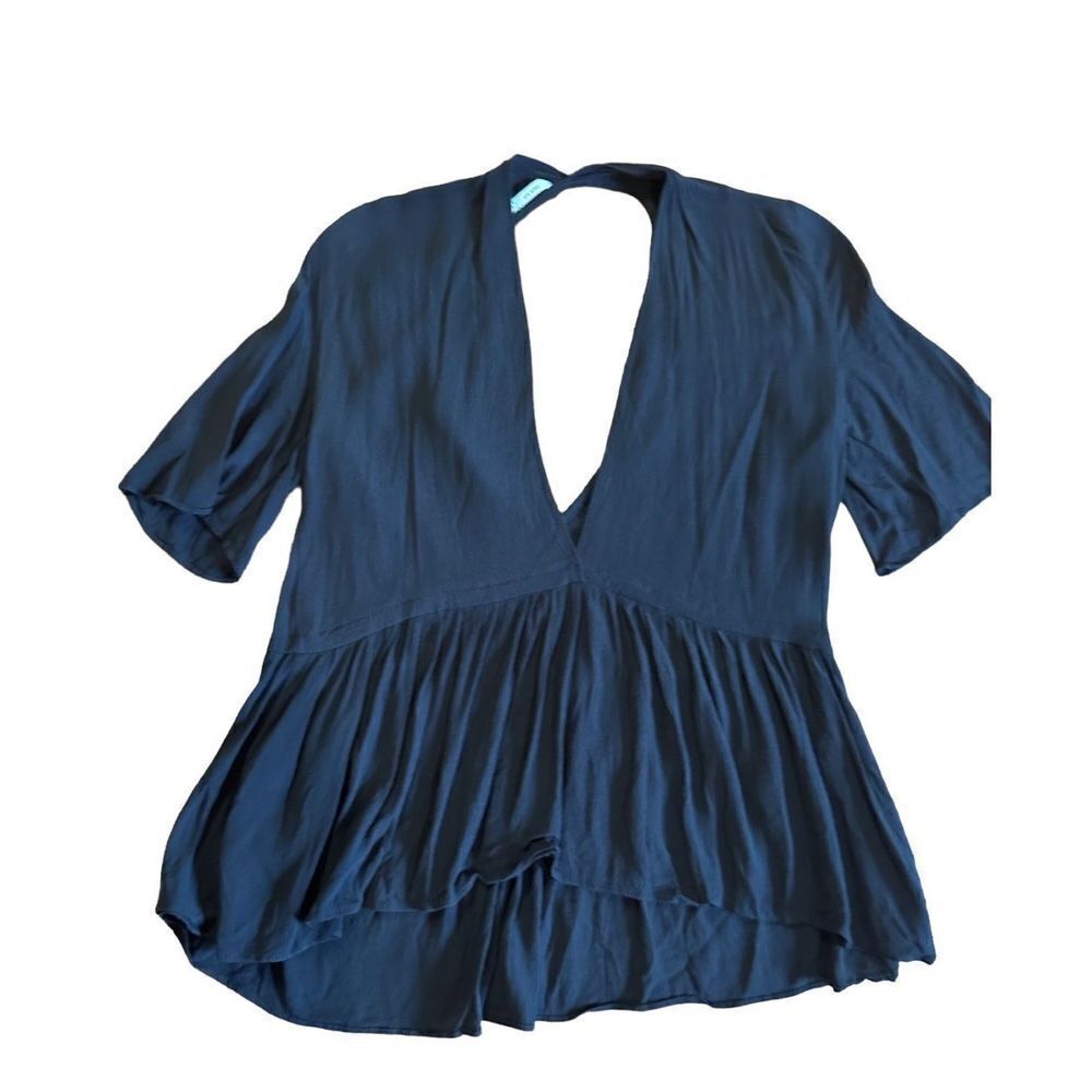 Kimchi blue deep Vneck peplum black blouse sz small